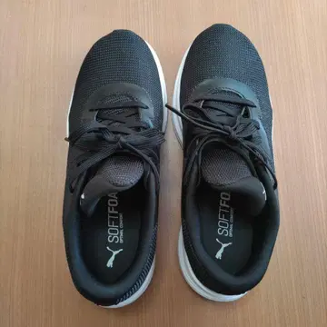 PUMA SOFTFOAM 블랙 스니커즈
