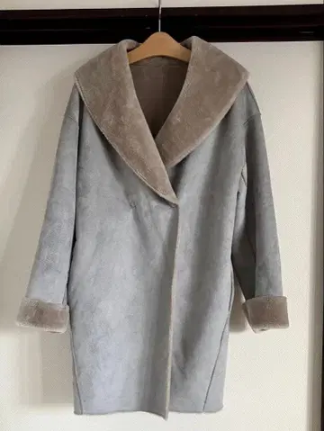 CLOCHE 페이크 무스탕 코트