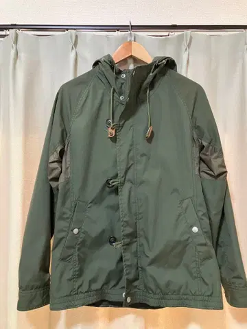 올리브 그린 마운틴 후드티 후드 부착 beauty&youth