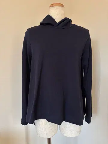 미사용 새상품 크레센트 네이비 후드 부착 후드티