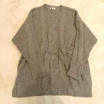 PLST 그레이 케이블 짜임 니트 긴팔 허리 리본