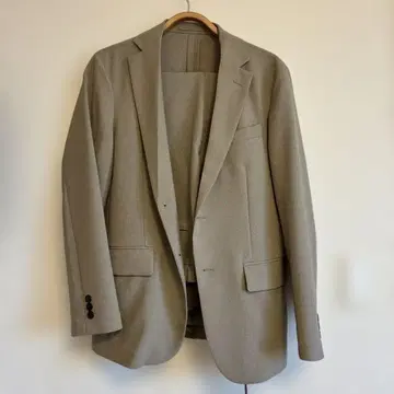 GU 베이지 상하의 세트