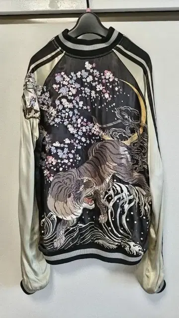 화려악단 GKJ-002 벚꽃과 백호 자수 스카잔