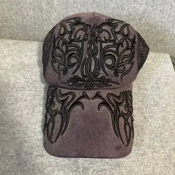 자수 들어간 다크 퍼플 야구 모자