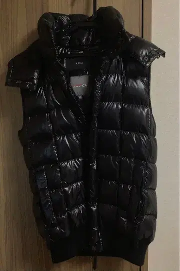 AKM x DUVETICA 블랙 다운 베스트 L 사이즈