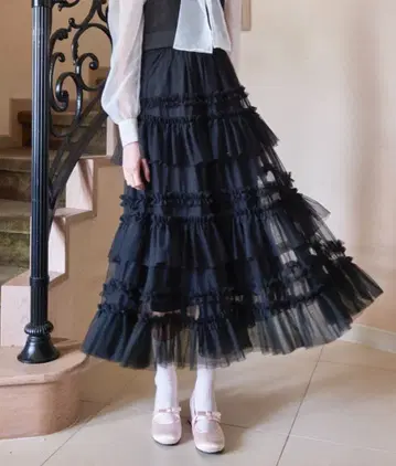 Lovilyn 티어드 샤샤 스커트 블랙