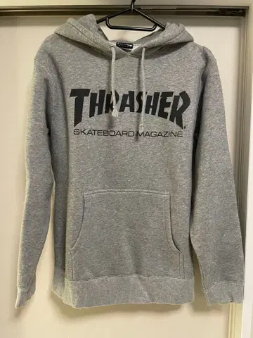 THRASHER 후드 부착 후드티 그레이