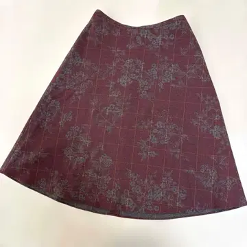 미사용 새상품 수나우나 플레어 스커트 꽃무늬 격자무늬 와인 레드