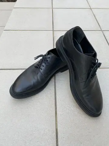 GU 블랙 가죽 드레스 슈즈