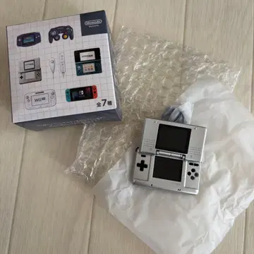 닌텐도 뮤지엄 게임 하드 키링 닌텐도 DS 2004년