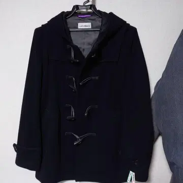 네이비 더플 코트