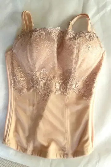 B70 베이지 레이스 브라이덜 이너