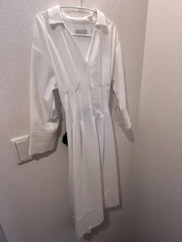 셀포드 프론트 리본 셔츠 원피스