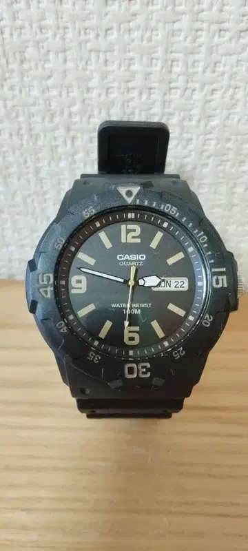 미사용 새상품 CASIO 아날로그 손목시계 블랙 방수