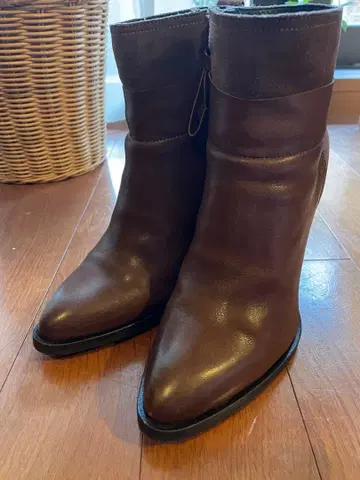 타미힐피거 브라운 스웨이드 가죽 부츠