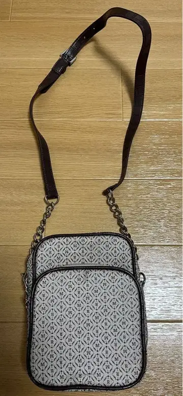 모노그램 스퀘어 백 MURUA