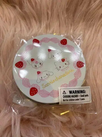 딸기 휘핑 케이크 디자인 시리즈 산리오 캔 케이스 & 씰 세트