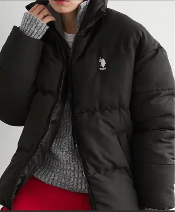 U.S. POLO ASSN. 스탠드넥 충전솜 미들 기장 블루종