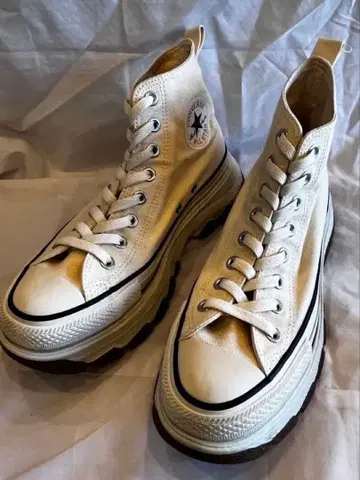 컨버스 트렉 웨이브 하이컷 버터 화이트 25cm