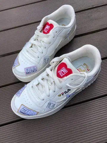 FILA 패치워크 플랫폼 스니커즈
