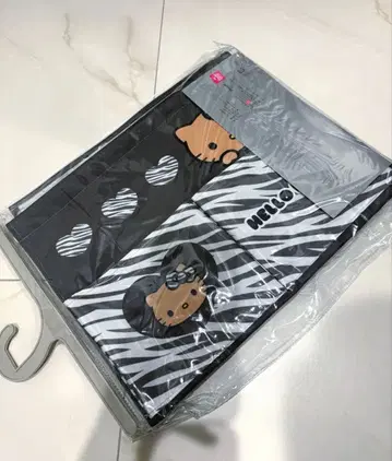 일광화상 키티 월 포켓 제브라 패턴 미사용 새상품