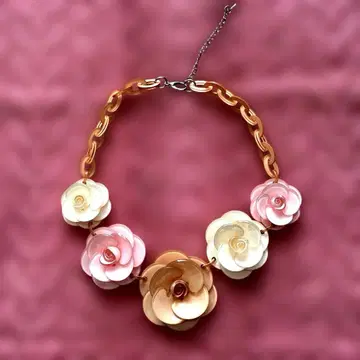 장미 목걸이