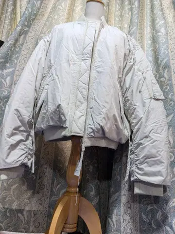 ZARA (자라) 봄버 자켓 미사용 새상품 택 포함 (M 사이즈)