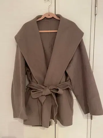 [ 어반리서치 로쏘 ] 리버 숏코트 새상품급 ( 프리 사이즈 )