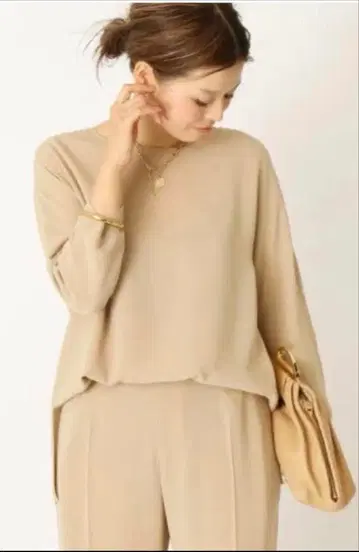 두지엠 클라세 블라우스 베이지