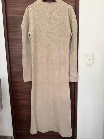 [ anuans ] 숄더 턱 스트레이트 니트 원피스