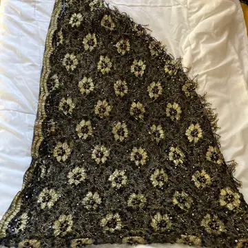 블랙과 금 스톨 스팽글 비즈