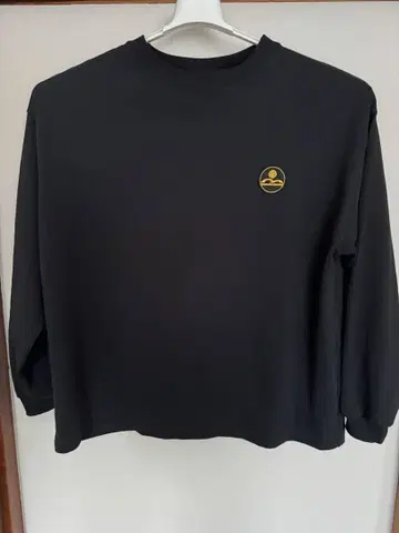 바크 앳 더 문 긴팔 트레이닝복 블랙