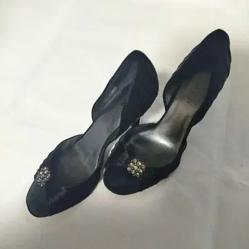 나인 웨스트 NINEWEST 비쥬 장식 블랙 새틴 하이힐