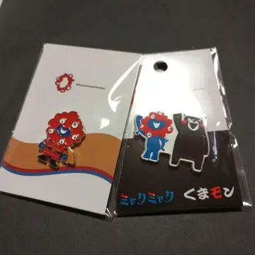 오사카 간사이 만박 009 미야쿠미야쿠와 쿠마몬 핀 배지 2점