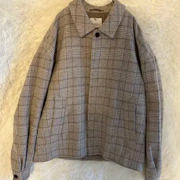 JUNRED 체크 무늬 자켓 베이지 계열 코트 준레드