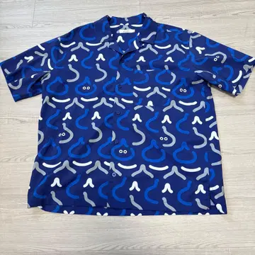 그라니프 드래곤 퀘스트 콜라보 슬라임 패턴 반팔 셔츠 S 사이즈