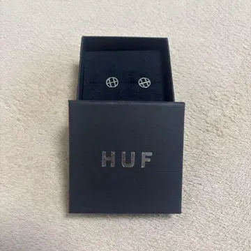 HUF 실버 귀걸이
