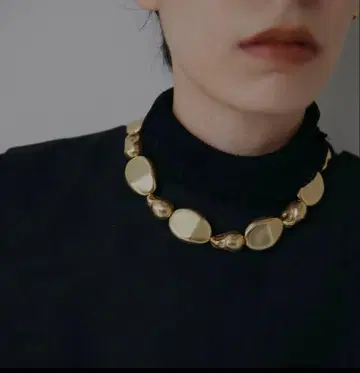 UND DEFORMED STONE NECKLACE