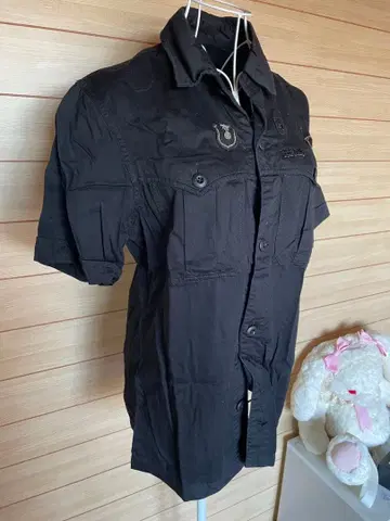 블랙 반팔 셔츠 42 사이즈 And A