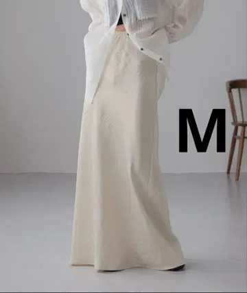 lowrys farm 스트레치 새틴 스커트 아이보리