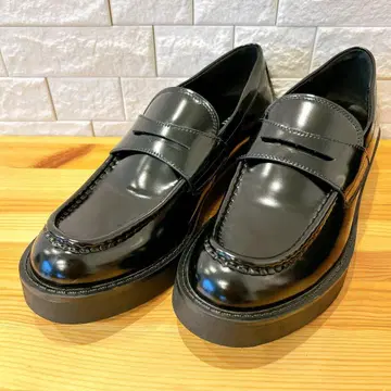 ZARA 블랙 코인 로퍼 에나멜 통굽 페니 스트랩 24.5