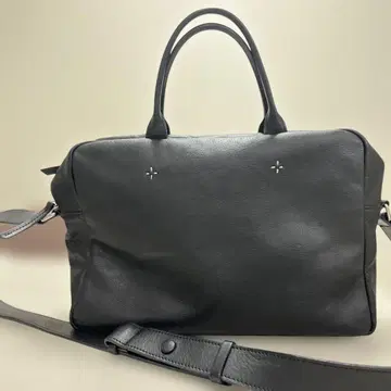 기간 한정 가격 인하 MADRIGAL 마드리갈 오카카에 백 블랙 가죽