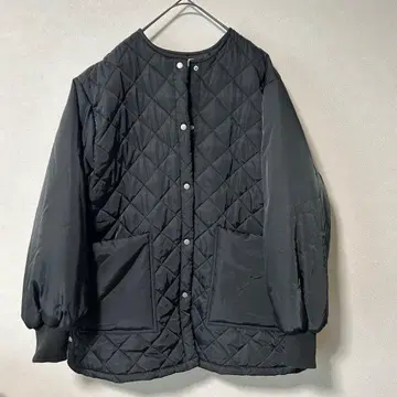 [ 새상품급 ] 사만사 모스모스 충전솜 퀼팅 크루넥 블루종 블랙 프리