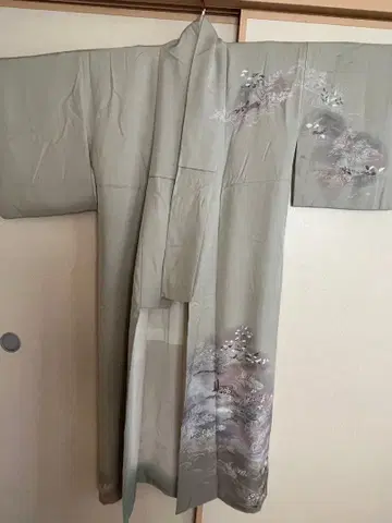 문장 기모노 호몬기 그레이 꽃무늬 자수 이로도메소데
