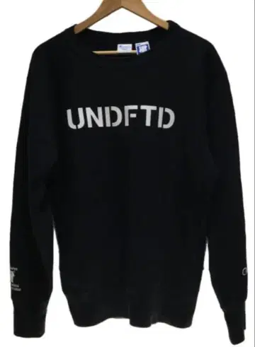 L 새상품 UNDEFEATED champion 콜라보 트레이닝복 맨투맨