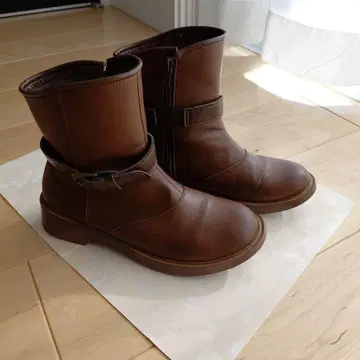 Belle&Sofa 브라운 숏부츠 지퍼 벨트 포함