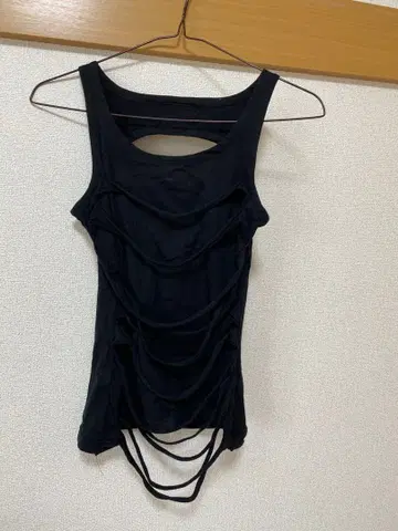 Na+h 슬리브리스 티셔츠