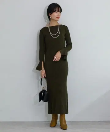 SHENERY 플레어 슬리브 리브 니트 원피스 올리브 그린 색상