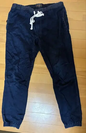 BEAMS+ 조거 팬츠 네이비