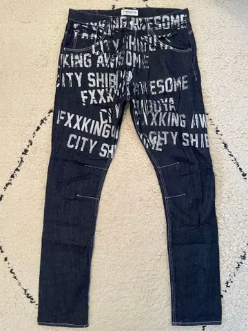 VANQUISH 그래픽 데님 팬츠